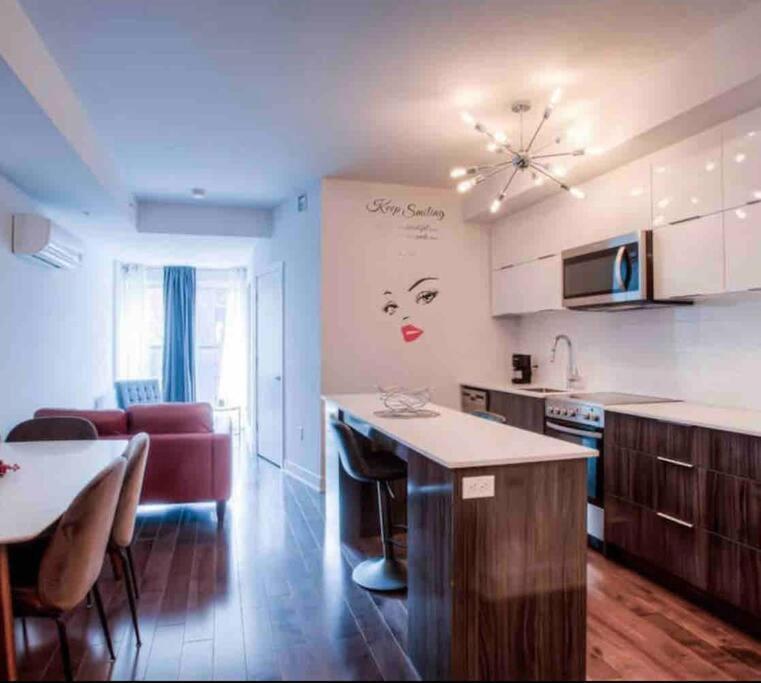 2 Bedroom Condo In The Heart Of The City Montréal Esterno foto