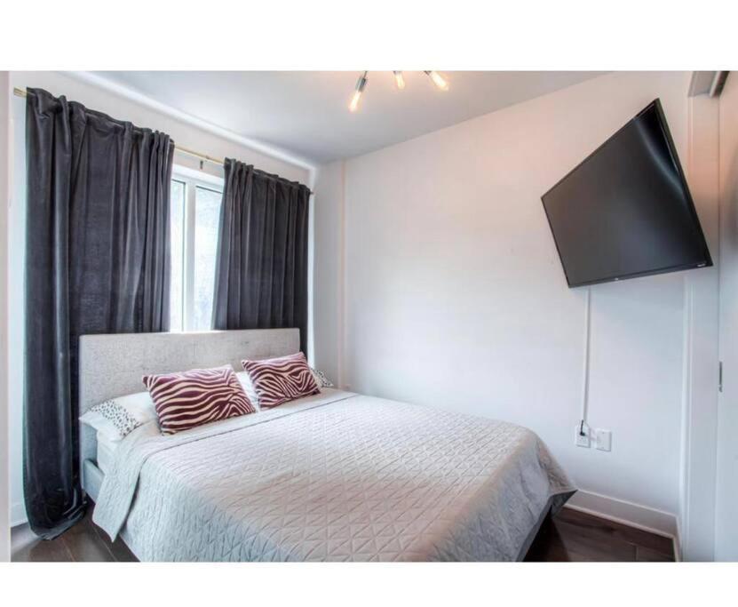 2 Bedroom Condo In The Heart Of The City Montréal Esterno foto