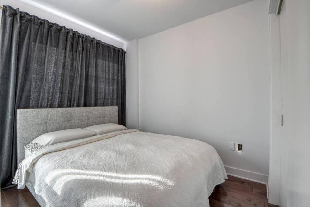 2 Bedroom Condo In The Heart Of The City Montréal Esterno foto