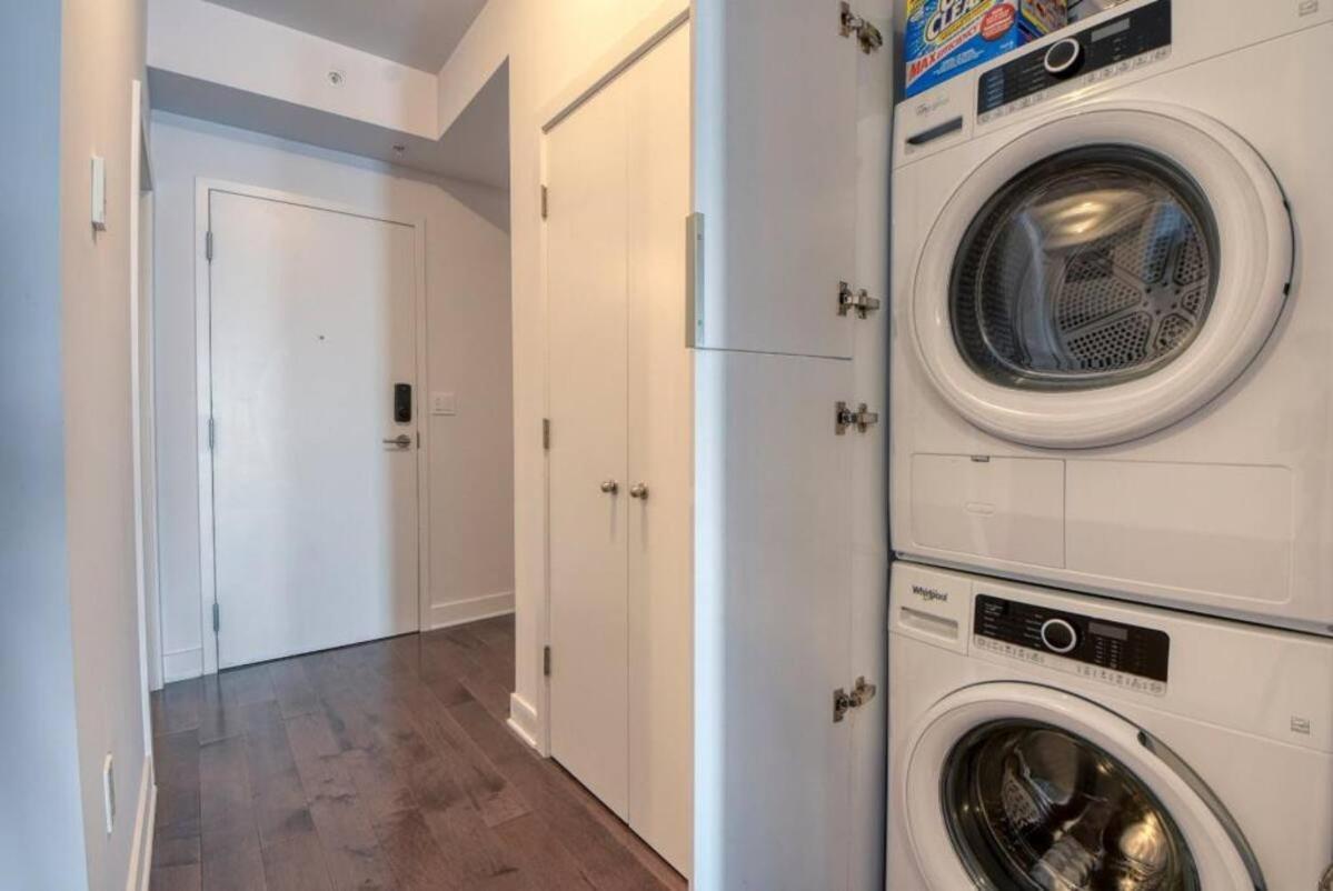 2 Bedroom Condo In The Heart Of The City Montréal Esterno foto